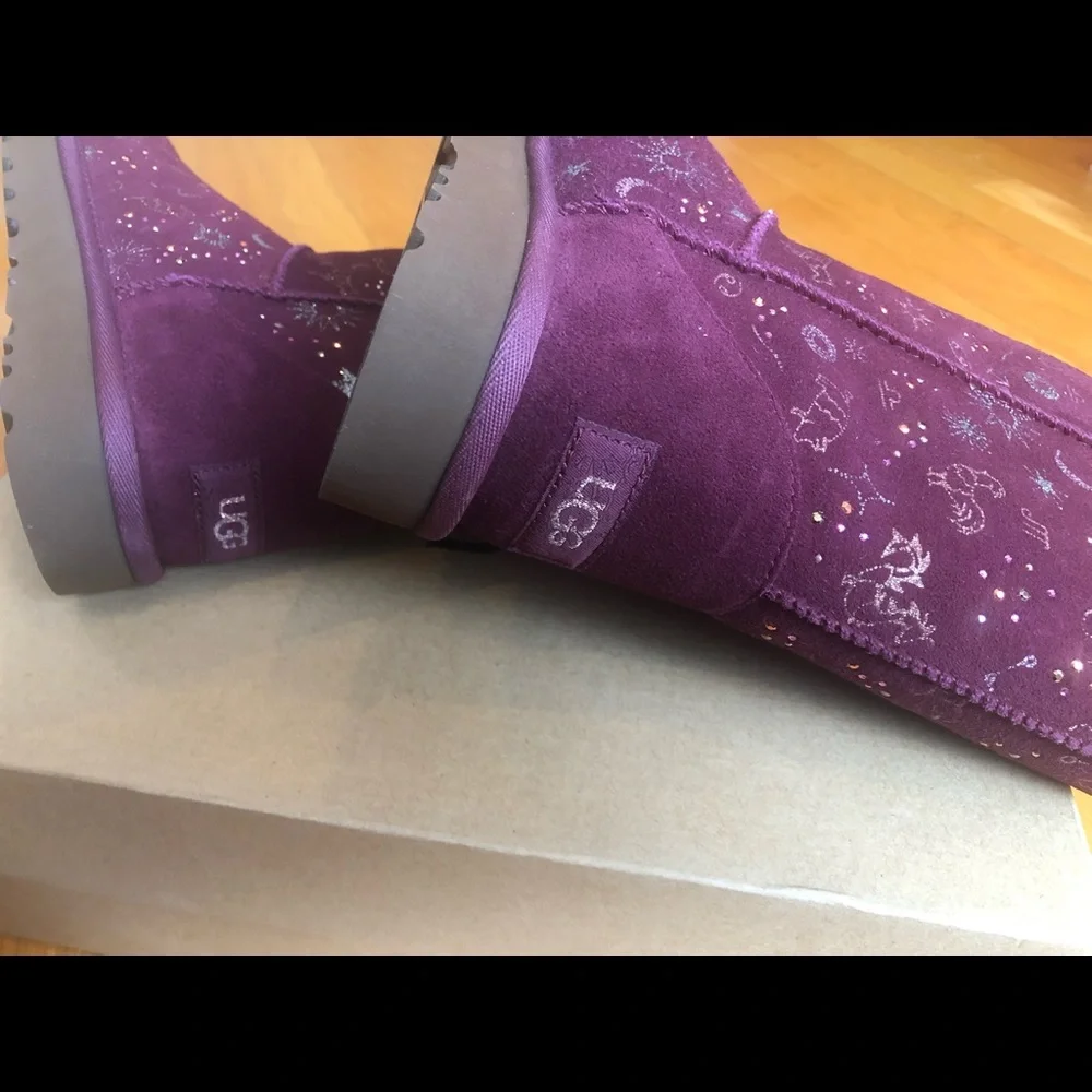 UGG Wild Grape Classic Zodiac Short Suede Boot NEW in Box - Picture 7 of 12